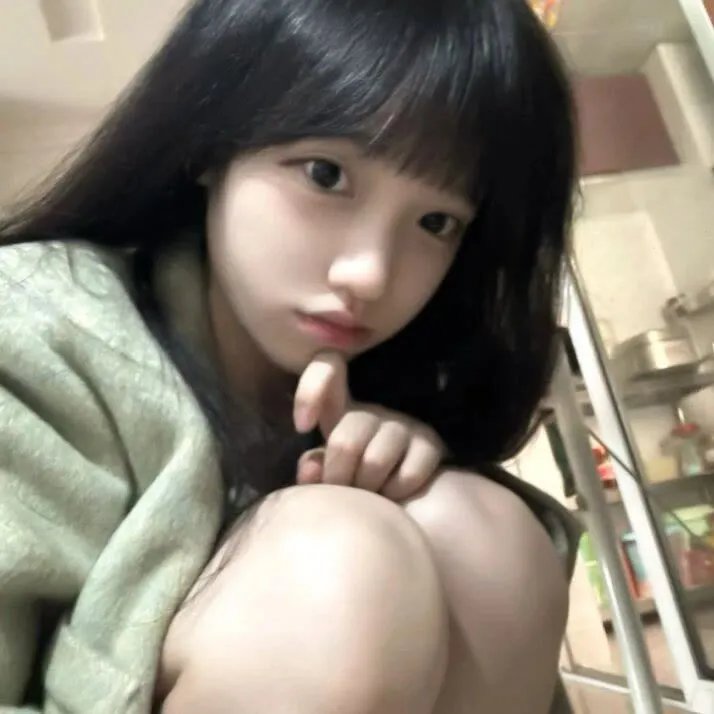 黑影窥窗